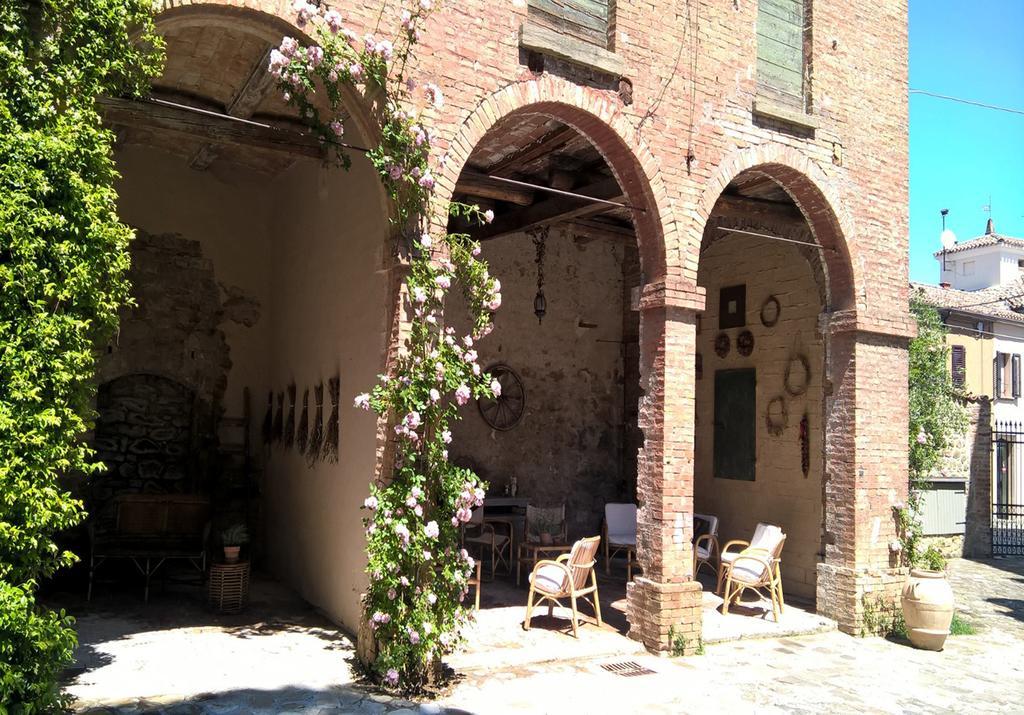 B&B Palazzo Mattei Novafeltria ภายนอก รูปภาพ